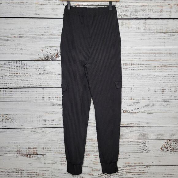 Nasty Gal High Rise Ribbed Cargo Pocket Pants Black | Size 4 - Picture 2 of 8